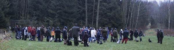 Vi er samlet - desv�rre begyndte det at regne!!