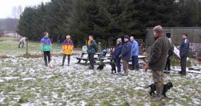 John er ved at l&aelig;gge sl&aelig;b ud i baggrunden...